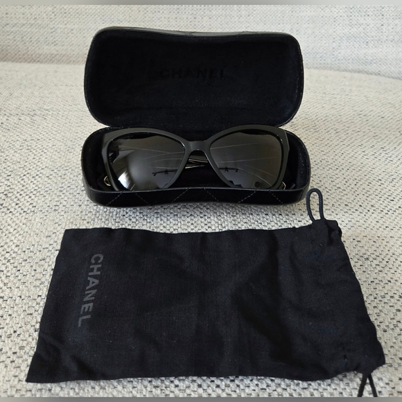 CHANEL CH5271 Women's Black and Chrome Cat Eye Sunglasses Size:OS Made In Italy - Picture 9 of 16